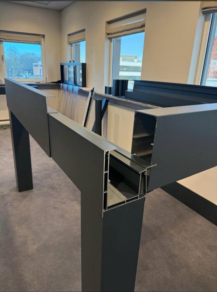 Profil din aluminiu extrudat pentru terasa cu acoperis drept si panta mascata